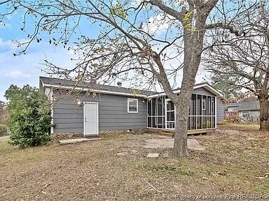 Building Photo - 729 Emerald Dr