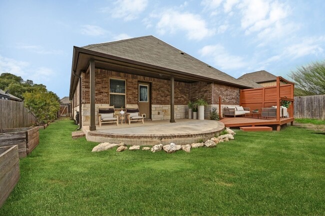 Building Photo - 1805 Morts Pl