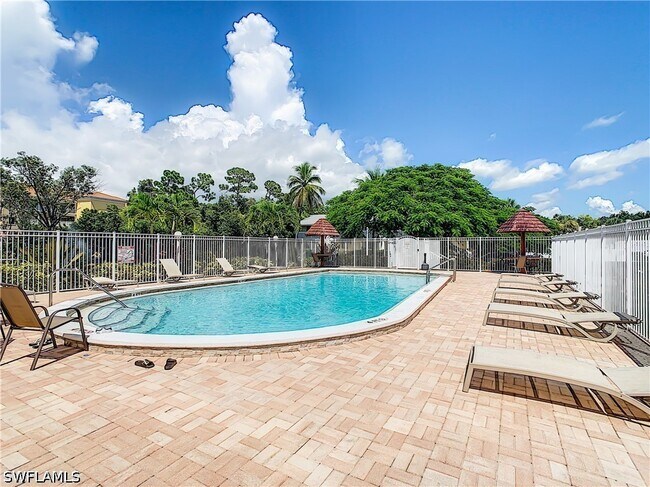 Building Photo - 4625 Bayshore Dr