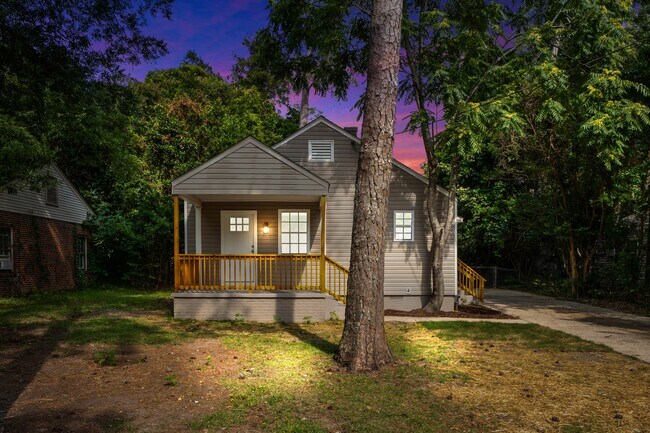 Building Photo - 404 S Audubon Ave