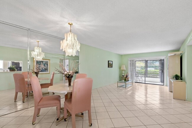 Building Photo - 15450 Pembridge Ave