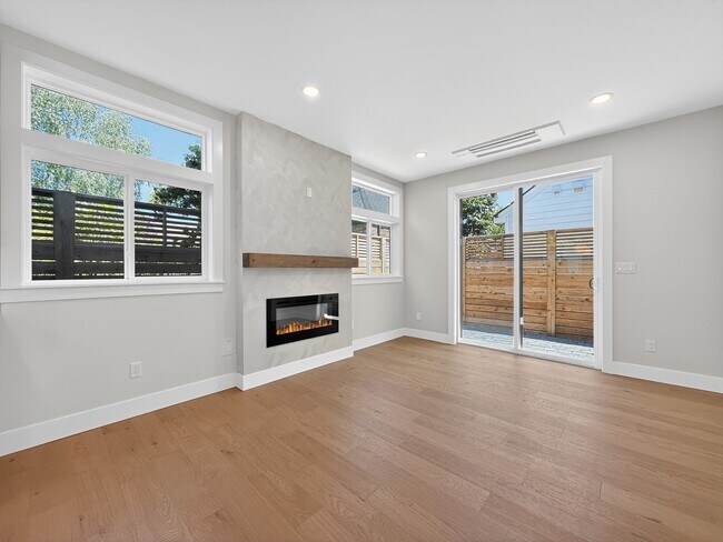 Building Photo - 5237 37th Ave NE