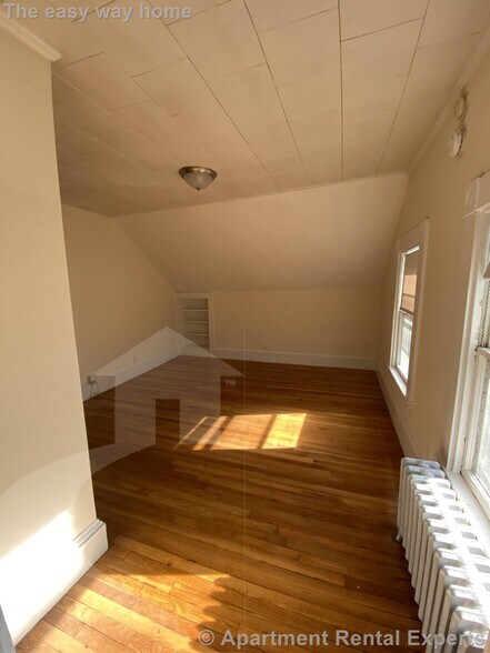 Building Photo - 381 Harvard St