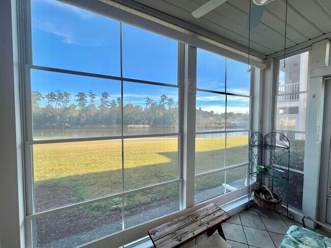 Building Photo - 628 Waterway Village Blvd