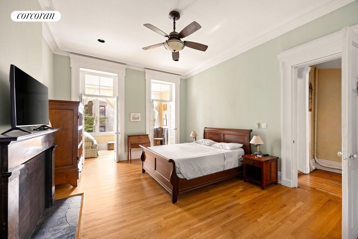 Building Photo - 134 W 13th St