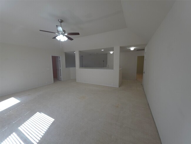 Building Photo - 3027 Providence Oak St