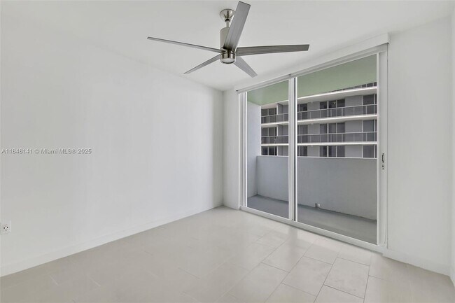 Building Photo - 1756 N Bayshore Dr