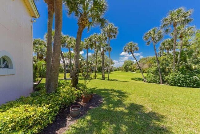 Building Photo - 4105 Fairway Dr N