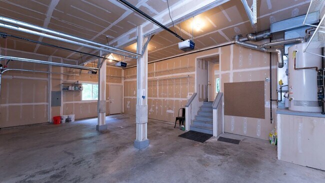 Building Photo - 4Bd/2.5Ba Bellevue House