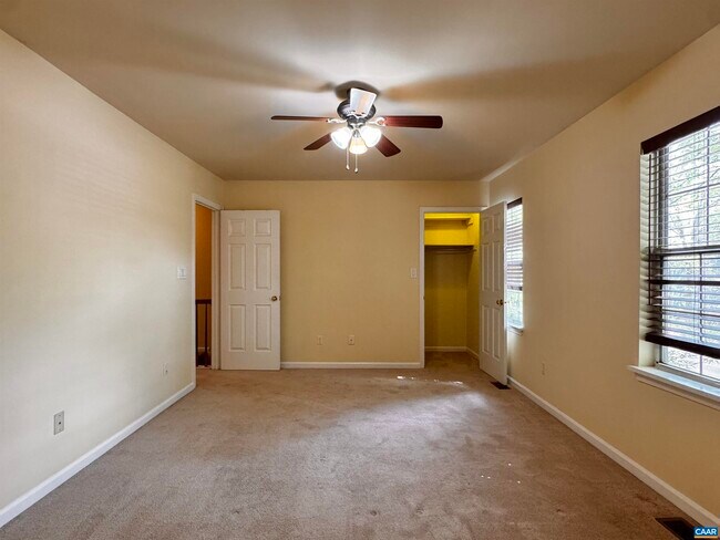 Building Photo - 4644 Briarwood Dr