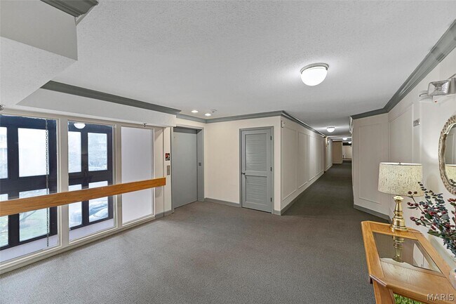 Building Photo - 1010 Thoreau Ct