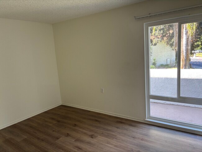 Building Photo - 2280 Via Mariposa W