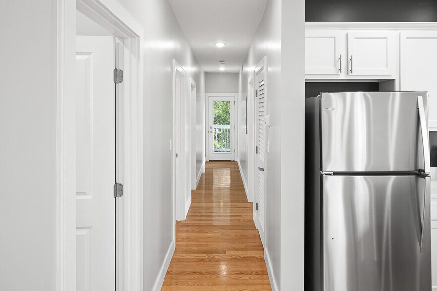 Building Photo - 146 Boston St