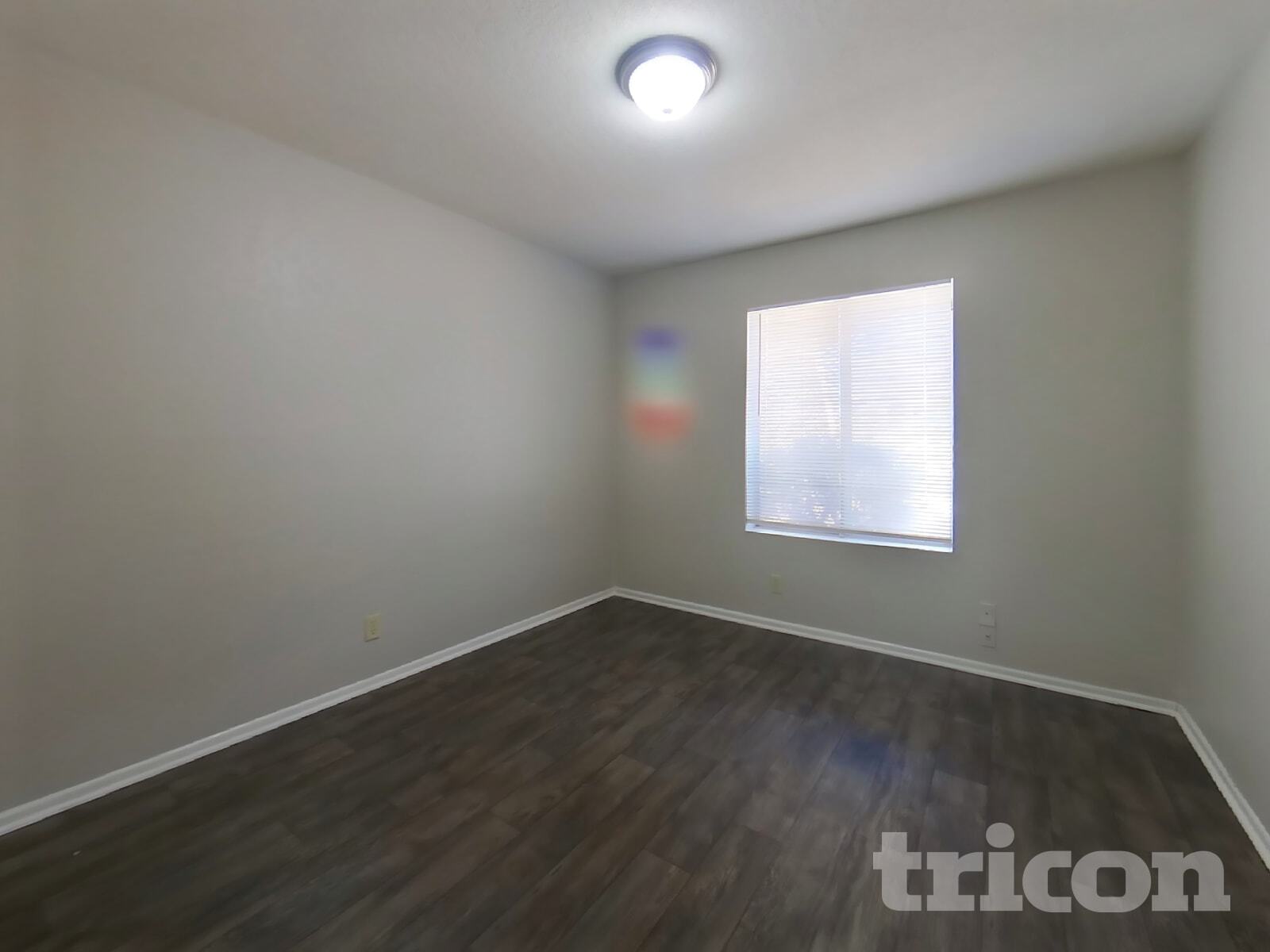 Building Photo - 4323 W Poinsettia Dr