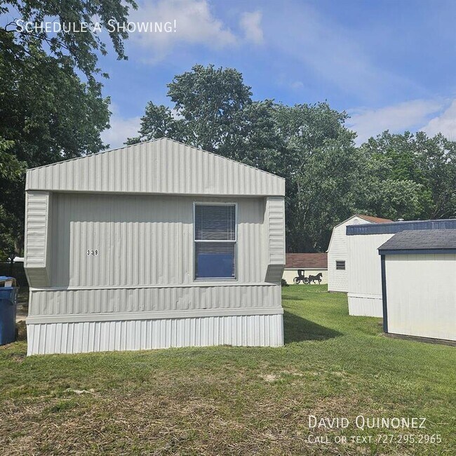 Building Photo - 2737 W Washington Center Rd
