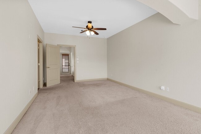 Building Photo - 1218 Sandman St