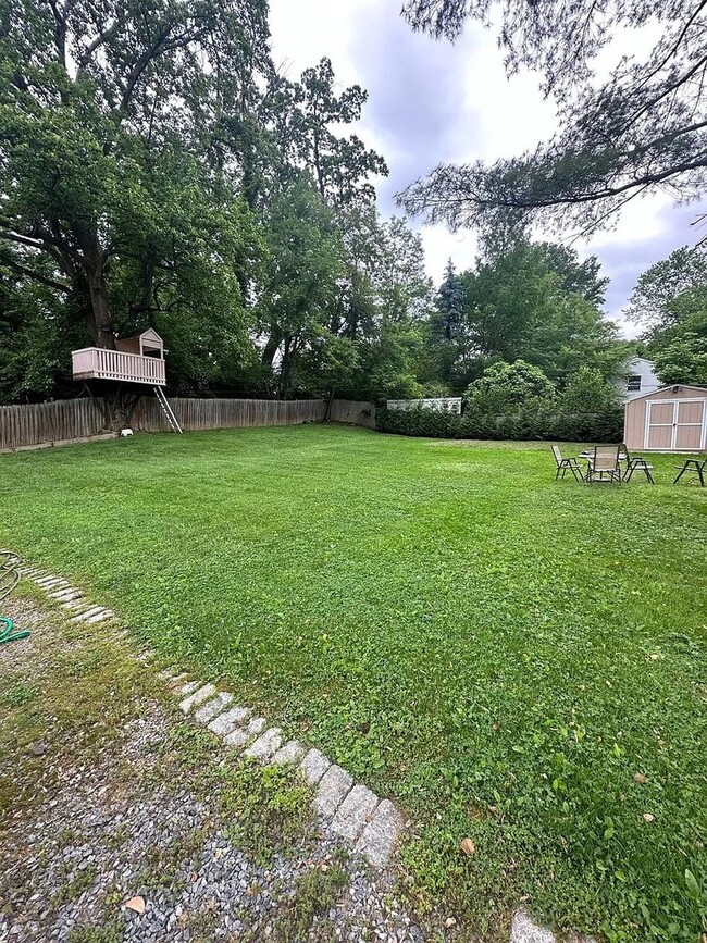 Building Photo - Beautifully Renovated Home in Cul-de-Sac