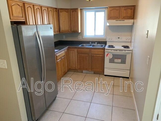 Building Photo - 1427 N Morgan Ave