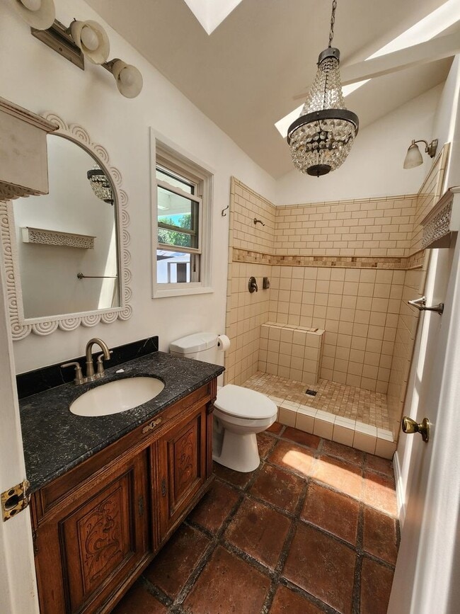 Building Photo - **COMING SOON**!! Gorgeous 3 beds | 4 bath...