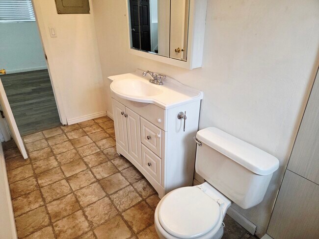 Building Photo - 1968 E 5850 S