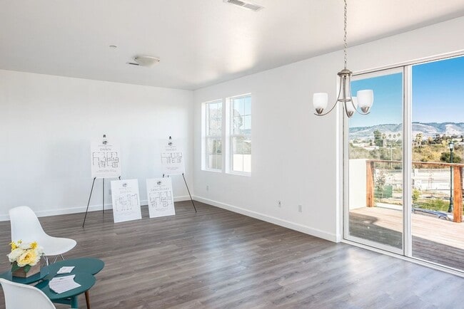Building Photo - 80 Blackbird Cir