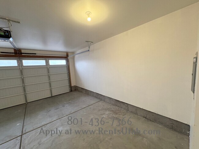 Building Photo - Canvasback