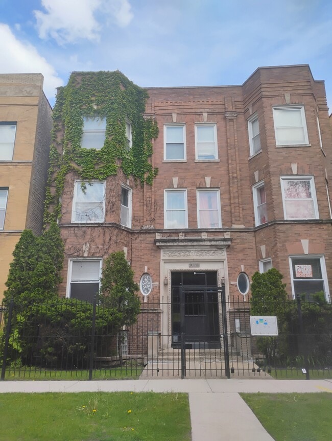 Building Photo - 5741 S Calumet Ave