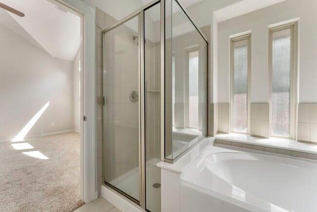 Building Photo - 31 Aventura Pl