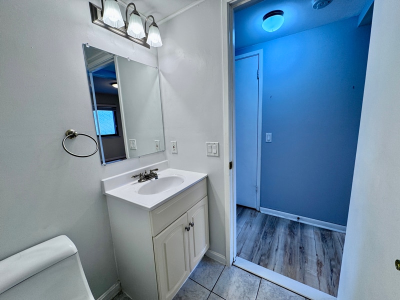 Building Photo - 2440 Glengyle Dr