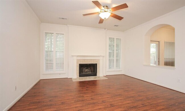 Building Photo - 3 S Avonlea Cir