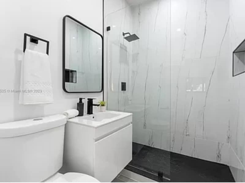 Building Photo - 1720 SW 73rd Ave