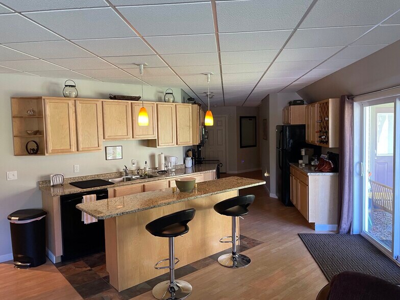 Building Photo - 868 Ledgewood Dr