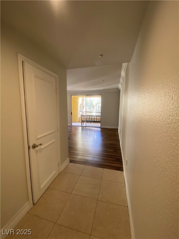 Building Photo - 230 E Flamingo Rd
