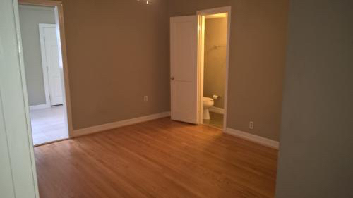 middle room with private bath - 2303 Goldsmith St