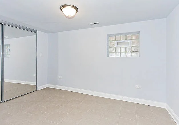 Building Photo - 536 E 88th Pl