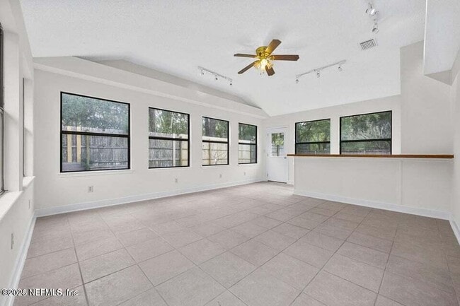 Building Photo - 8426 Santana Ct