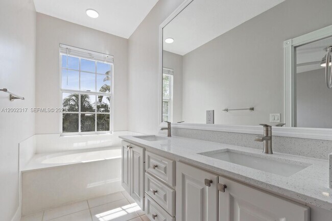 Building Photo - 152 Santa Barbara Way