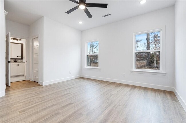 Building Photo - 40 Hebrides Dr