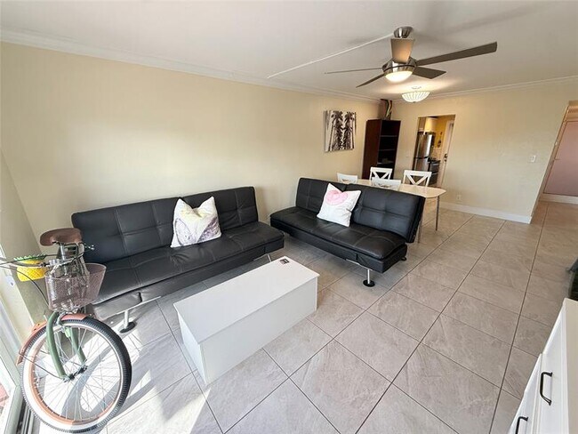 Building Photo - 3201 NE 14th Street Causeway