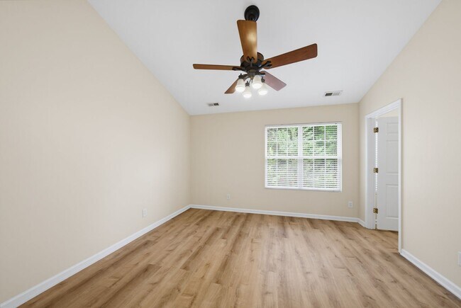 Building Photo - 106 Anterbury Dr