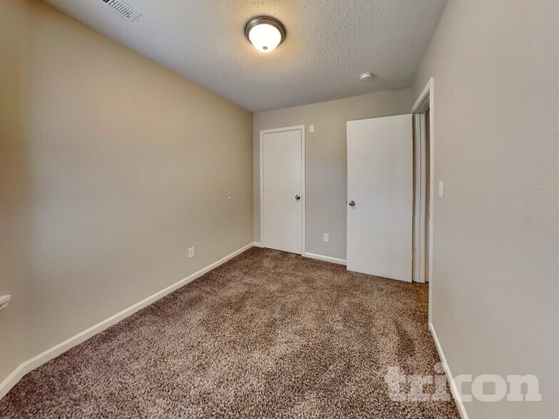 Building Photo - 5314 Cliff Ridge Dr
