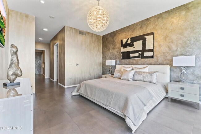 Building Photo - 7180 E Kierland Blvd