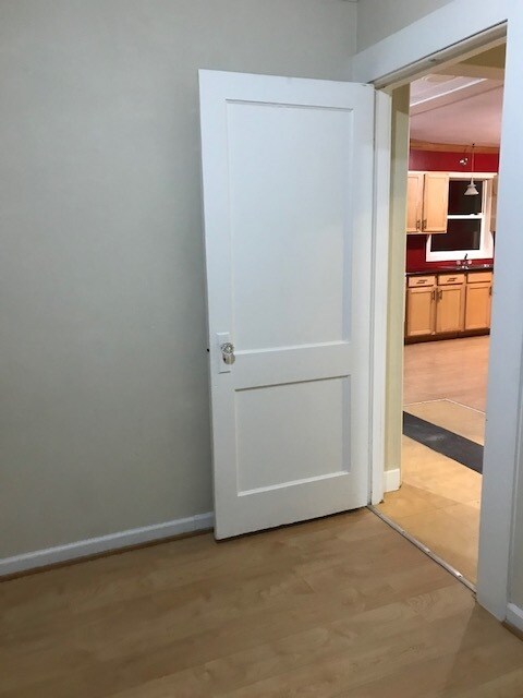 Building Photo - 208 B St