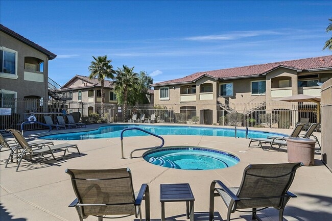 Building Photo - Gorgeous 2 Story Condo in Henderson with S...
