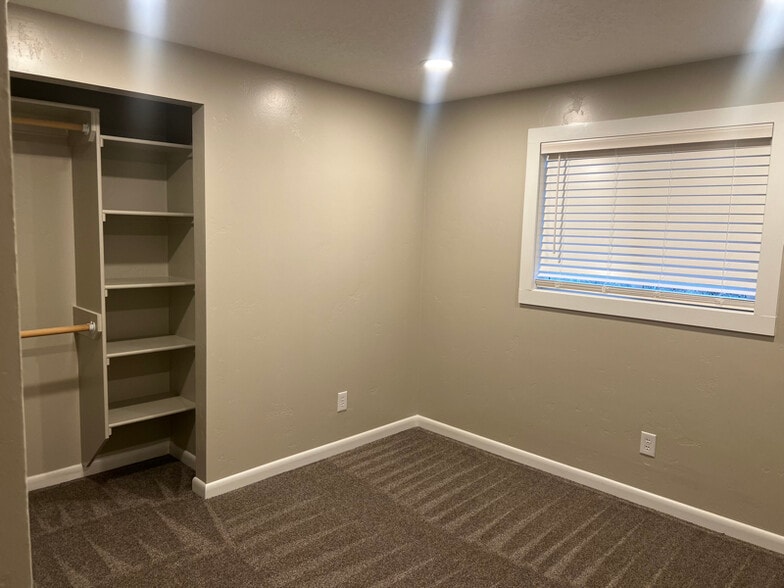 Building Photo - 1209-1209 S Elder St