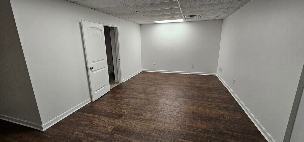 Building Photo - 5109 Marie Cir