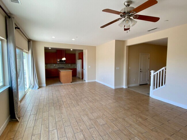 Building Photo - Remodeled 4 bedroom 3 bath home in Moorpark