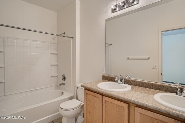 Building Photo - 8437 W Green Kingfisher Ln