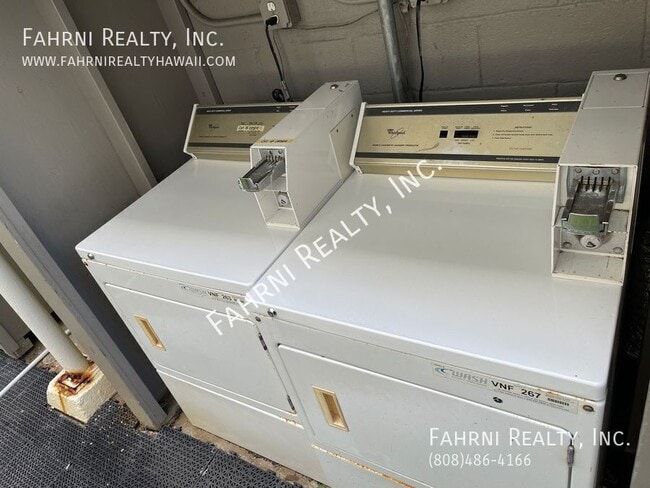 Building Photo - 1508 Kewalo St