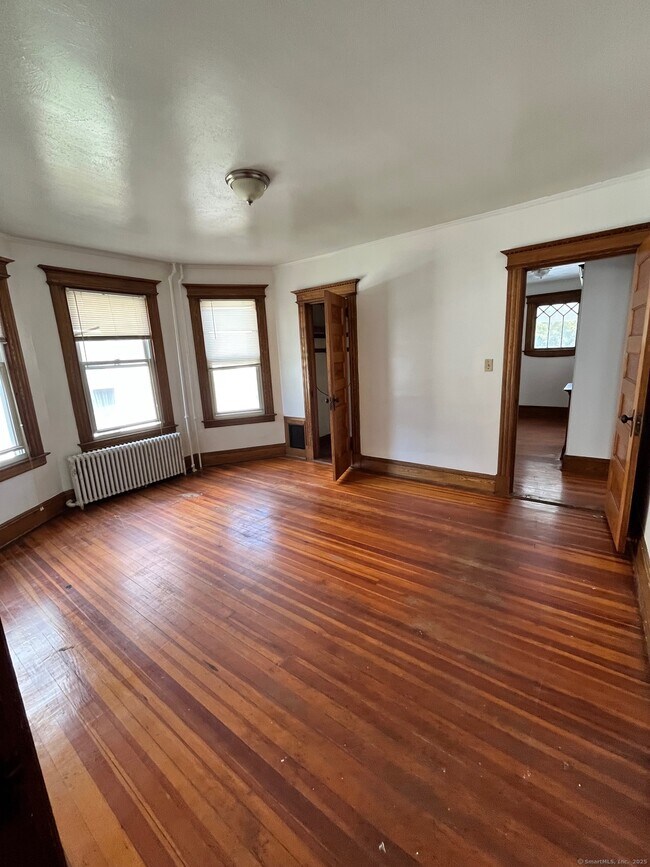 Building Photo - 67 Sisson Ave